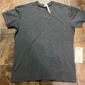 Men’s Lululemon shirt